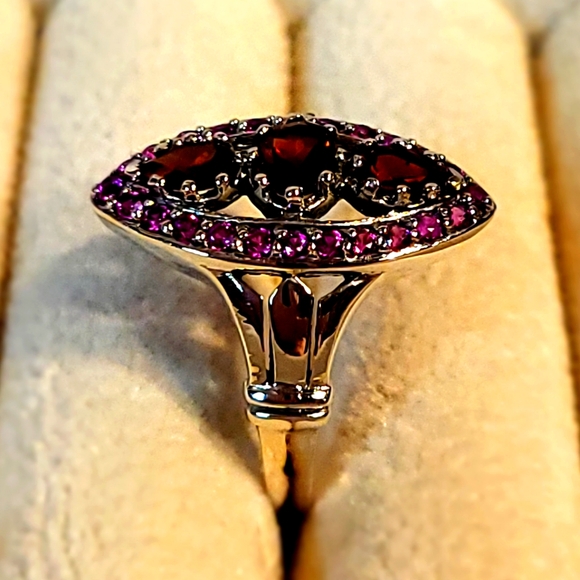 Elegant .925 Sterling Silver Garnet / Pink Topaz Ring New - Picture 2 of 3